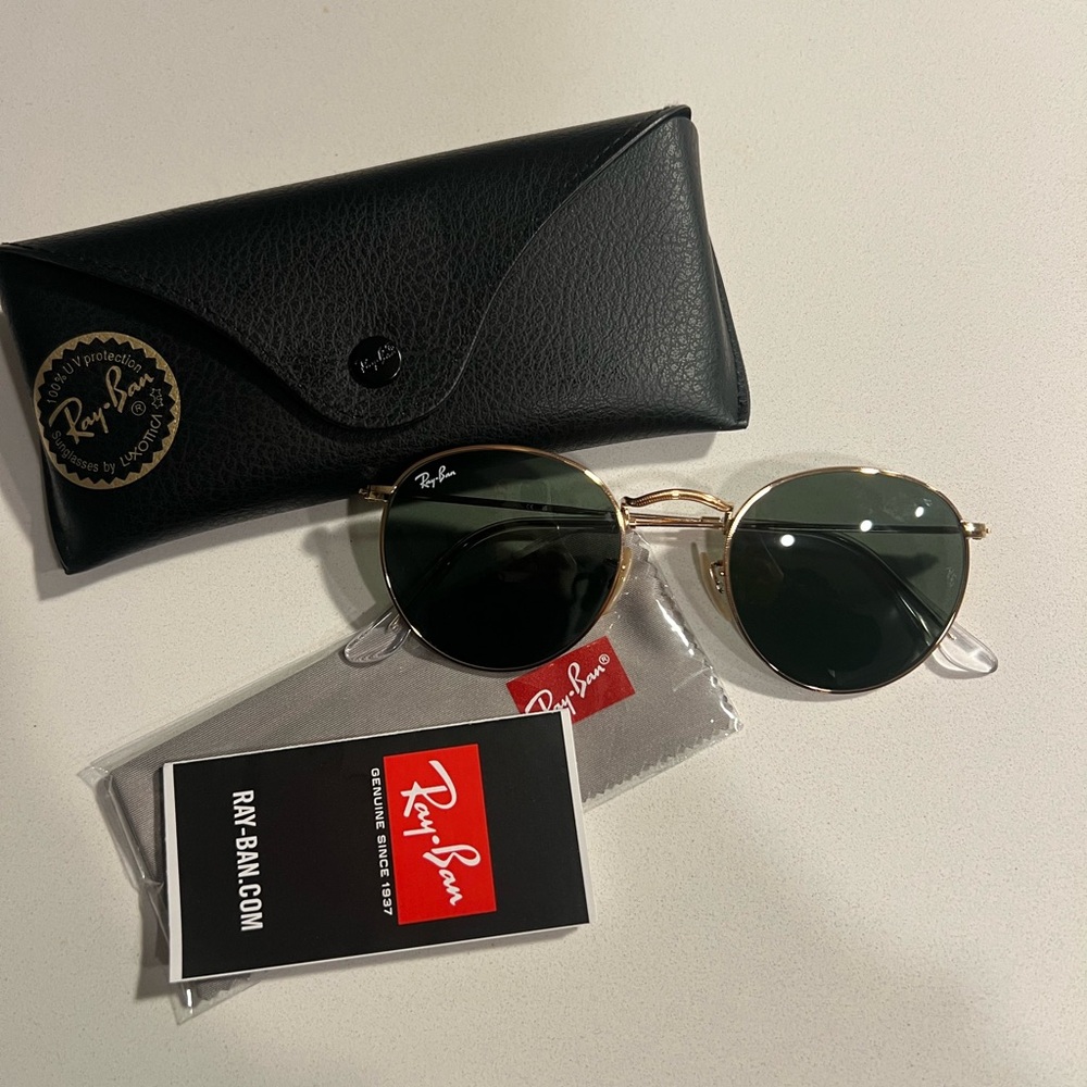 Ray-Ban Gold Frame Round Sunglasses with Black Case